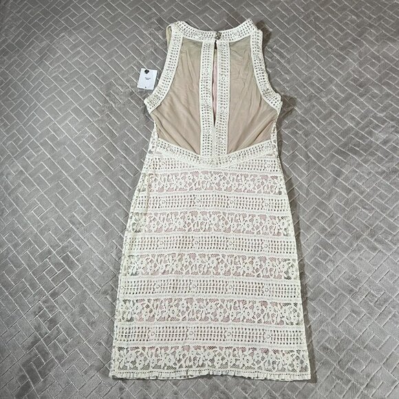 Kimchi Blue Size Small Short Mini Dress Cream White Lace Body Con Heart Buttons - Picture 2 of 9
